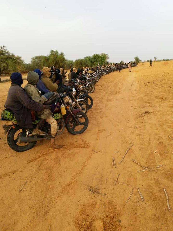 Insécurité dans la 3eme région /tentative d’enlèvement du maire : 18 motards ratent de peu le maire et brûlent la mairie de Nongon Chouala