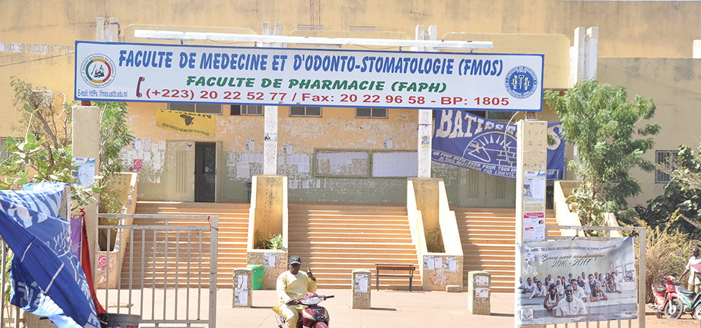 Faculté de médecine : le calvaire des étudiants pour avoir une place dans l’amphi