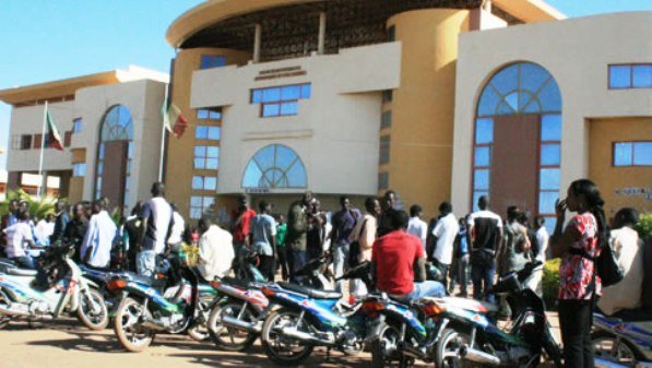 Faculté des sciences économiques et de gestion : Ruine et chaos généralisé