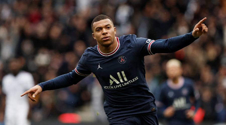 Mbappé, chantage sur son petit frère ?
