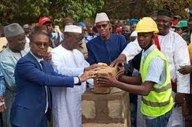 Pose de la première pierre de la Cité PMU à Samanko : 100 logements seront construits en une année au profit des travailleurs !