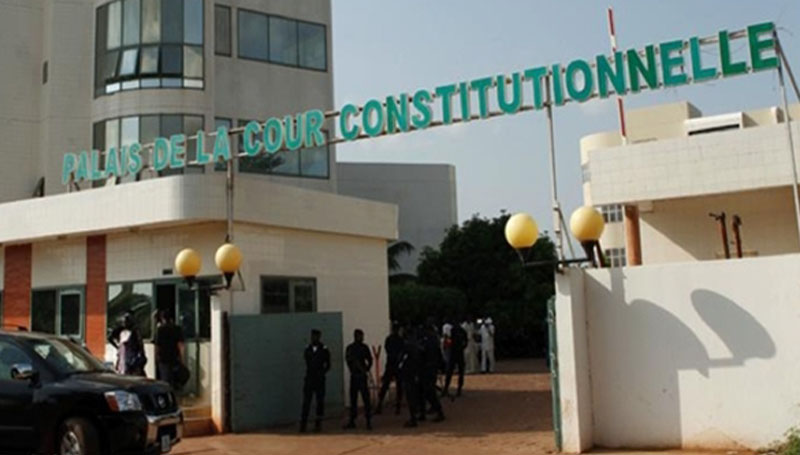 Cour constitutionnelle : le référendum « en référé » ?